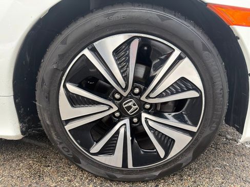 Used 2017 Honda Civic EX-T image 9