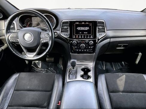 Used 2020 Jeep Grand Cherokee Altitude image 16