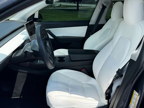 Used 2021 Tesla Model Y Long Range AWD/4WD image 5