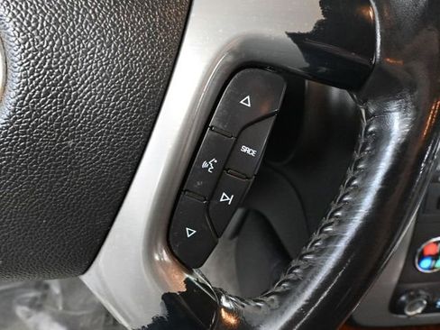 Used 2008 Chevrolet Suburban LT w/ LT Preferred Equipment Group image 28