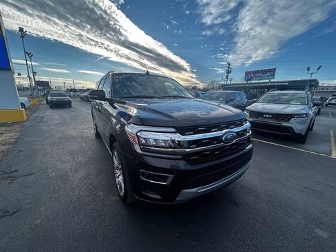 Used 2024 Ford Expedition Max Limited image 1