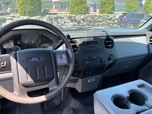 Used 2016 Ford F250 XL w/ Camper Package RWD image 12