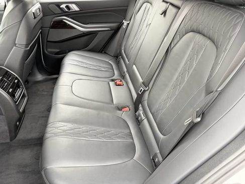Used 2025 BMW X5 xDrive50e AWD/4WD image 18