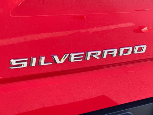 Used 2024 Chevrolet Silverado 1500 ZR2 w/ Technology Package image 48