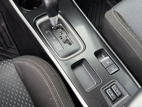 Used 2020 Mitsubishi Outlander ES FWD image 27