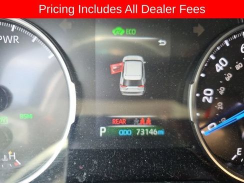 Used 2022 Toyota RAV4 XLE AWD/4WD image 2