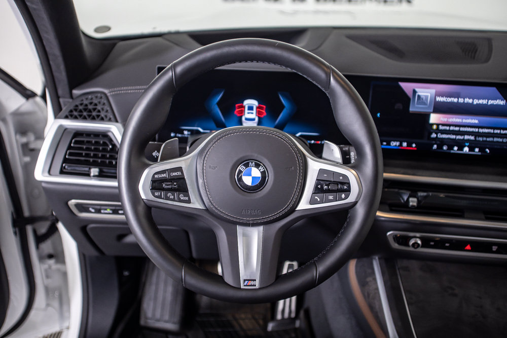 Used 2026 BMW X7 xDrive40i w/ M Sport Package AWD/4WD image 32