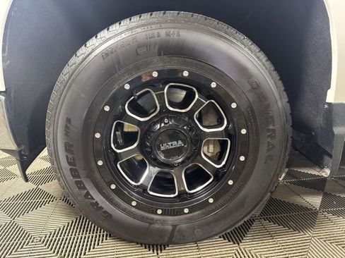 Used 2023 Chevrolet Silverado 1500 LT image 10