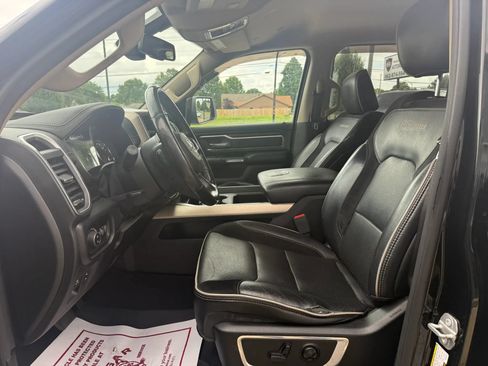 Used 2020 RAM 1500 Laramie AWD/4WD image 10