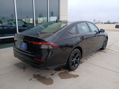 Used 2025 Honda Accord SE image 7