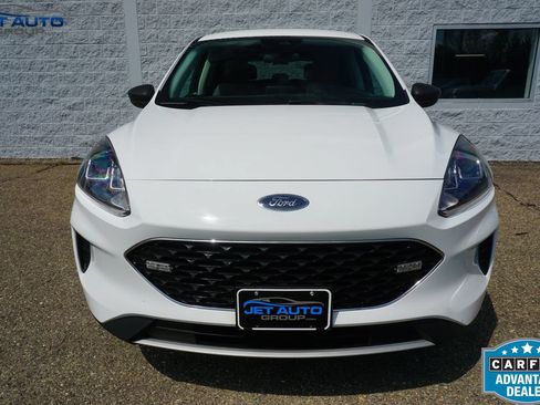 Used 2022 Ford Escape SE FWD image 2