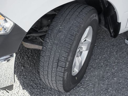 Used 2017 RAM 1500 Tradesman w/ Chrome Appearance Group image 33