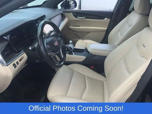 Used 2019 Cadillac XT5 FWD image 3