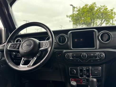 Used 2022 Jeep Wrangler Unlimited Rubicon 4xe AWD/4WD image 17
