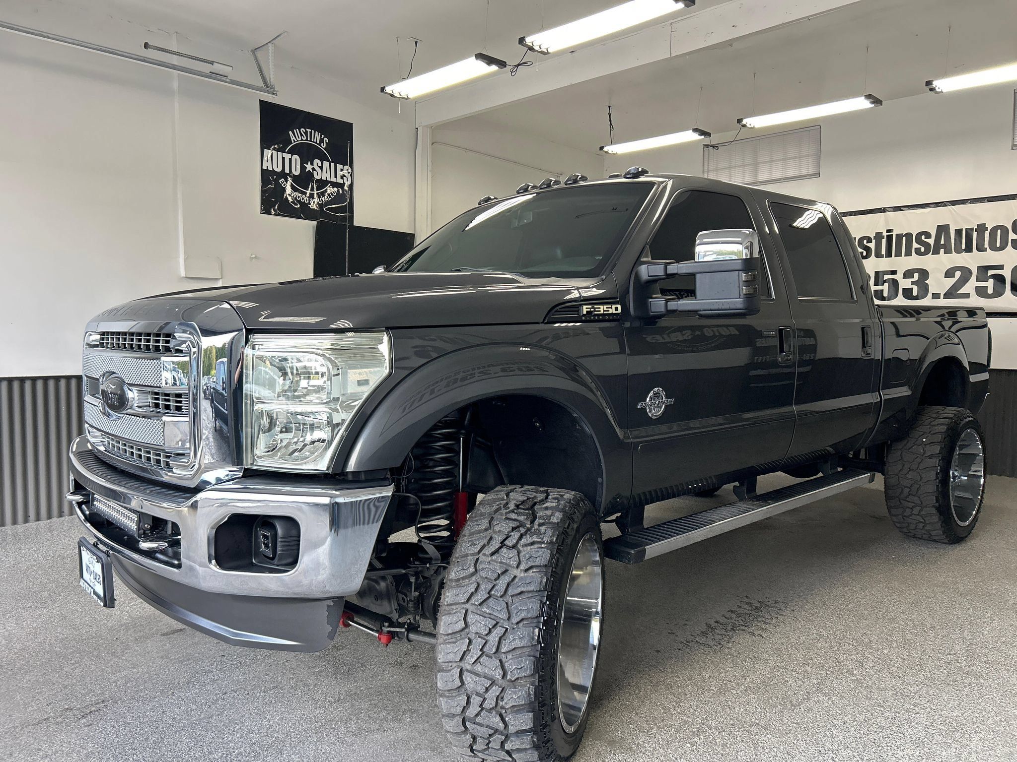 Used 2015 Ford F350 Lariat w/ Lariat Ultimate Package AWD/4WD image 3