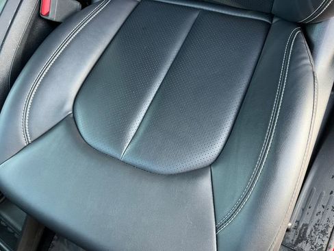 Used 2025 Chrysler Pacifica Select image 12