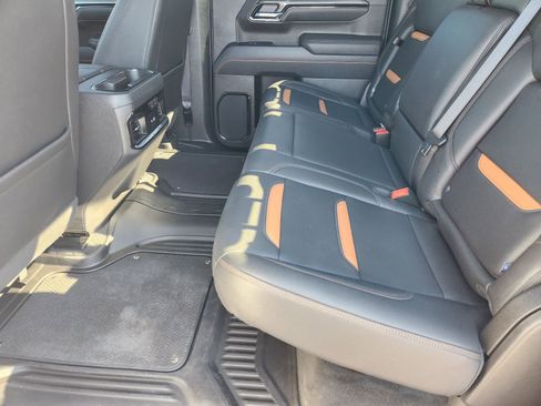 Used 2025 GMC Sierra 1500 AT4 w/ AT4 Premium Package image 34