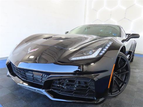 Used 2019 Chevrolet Corvette Grand Sport image 2