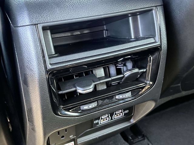 Used 2023 Jeep Grand Cherokee Altitude AWD/4WD image 20