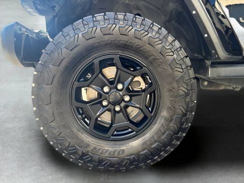 Used 2022 Jeep Gladiator Sport AWD/4WD image 33
