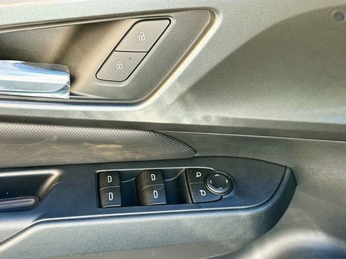 New 2026 Chevrolet Equinox EV LT image 19