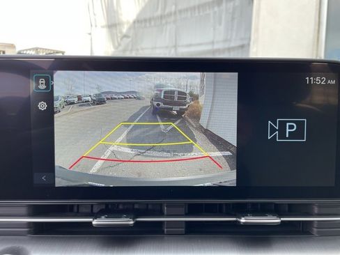 Used 2025 Hyundai Kona SEL image 17