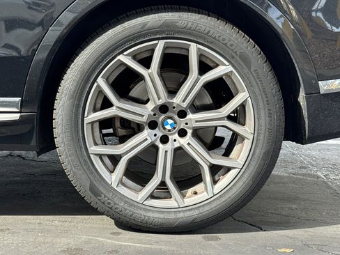 Used 2024 BMW X7 xDrive40i image 7