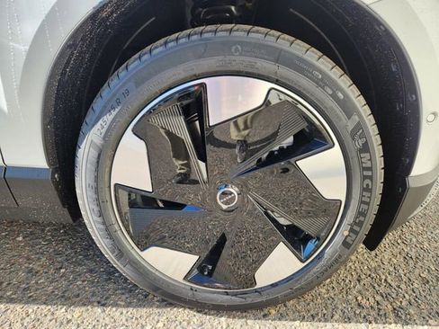 New 2026 Volvo EX30 Ultra w/ Protection Package Premier image 18
