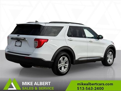 Used 2022 Ford Explorer XLT image 4