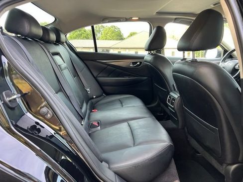 Used 2017 INFINITI Q50 2.0t w/ Moonroof Package RWD image 20