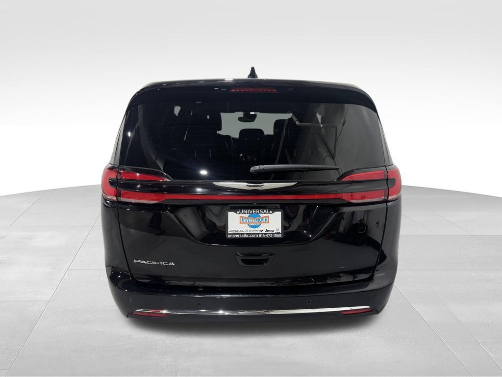 Used 2025 Chrysler Pacifica Select FWD image 27