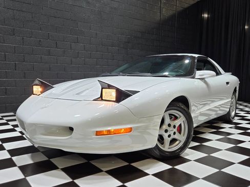 Used 1995 Pontiac Firebird Formula image 3