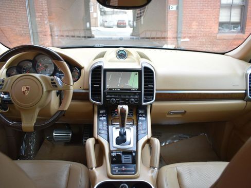 Used 2014 Porsche Cayenne S AWD/4WD image 21
