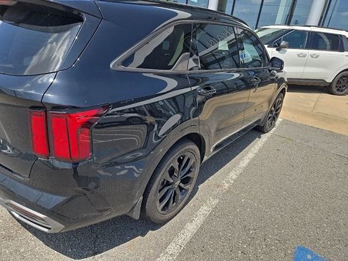Certified 2023 Kia Sorento SX FWD image 3