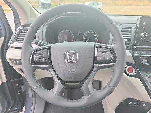 New 2026 Honda Odyssey Touring image 18