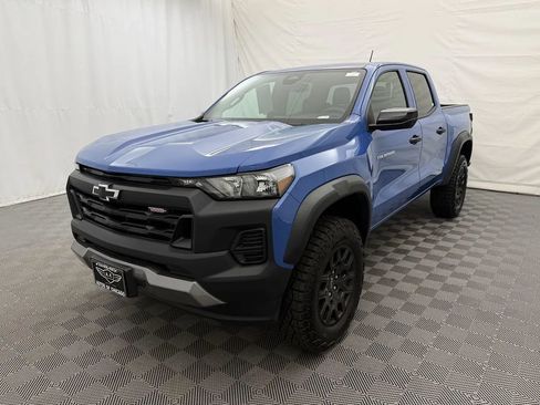 Used 2026 Chevrolet Colorado Trail Boss AWD/4WD image 2