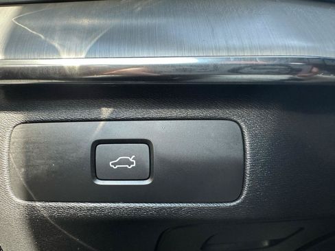 Used 2024 Volvo XC90 B5 Core AWD/4WD image 12
