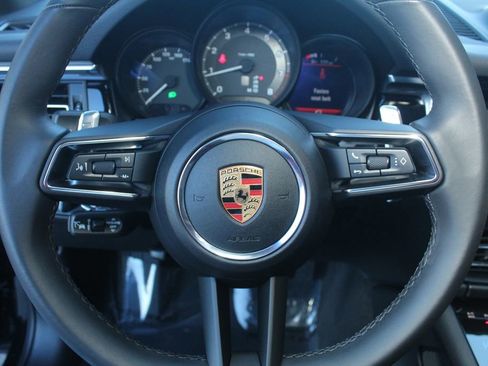 Certified 2025 Porsche Macan image 19