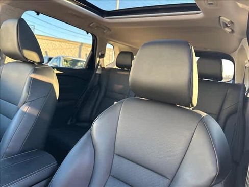 Used 2025 Nissan Rogue SV w/ SV Premium Package image 18