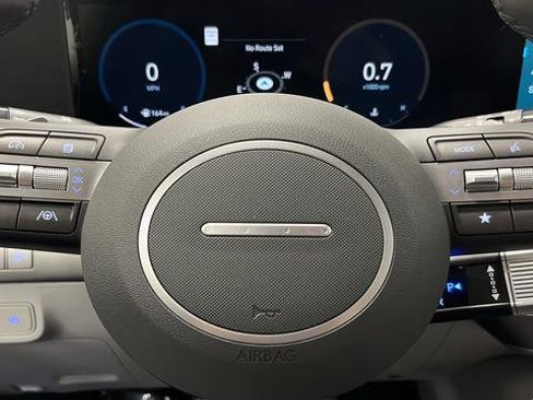 Used 2024 Hyundai Kona Limited image 16