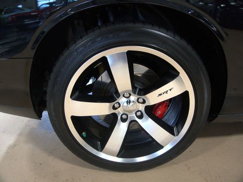 Used 2014 Dodge Challenger SRT8 w/ Harman/Kardon Audio Group image 34