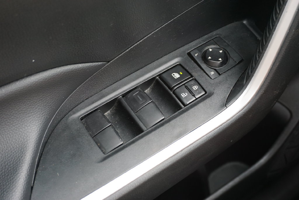 Used 2023 Toyota RAV4 LE AWD/4WD image 28