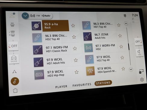 New 2026 Land Rover Range Rover Evoque Dynamic SE image 10