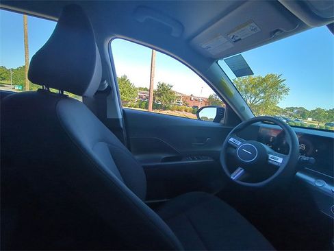 New 2026 Hyundai Kona SE image 10