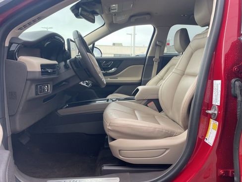 Used 2023 Lincoln Corsair Reserve w/ Rear Removable Package Tray image 22