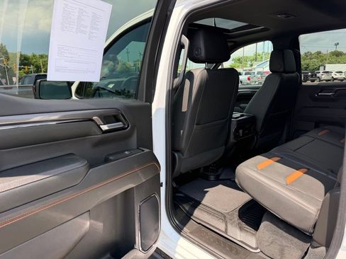 Used 2023 GMC Sierra 1500 AT4 w/ AT4 Preferred Package AWD/4WD image 14