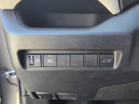 Used 2022 Toyota RAV4 XLE w/ Convenience Package FWD image 14