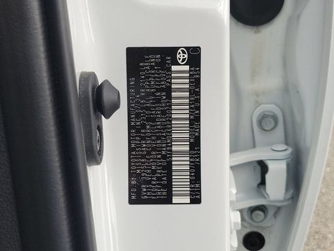 Used 2024 Toyota Corolla LE FWD image 32
