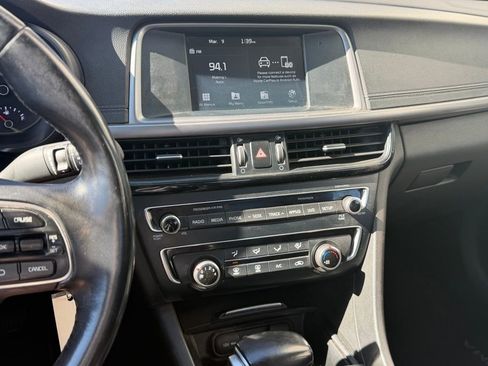 Used 2018 Kia Optima S image 11