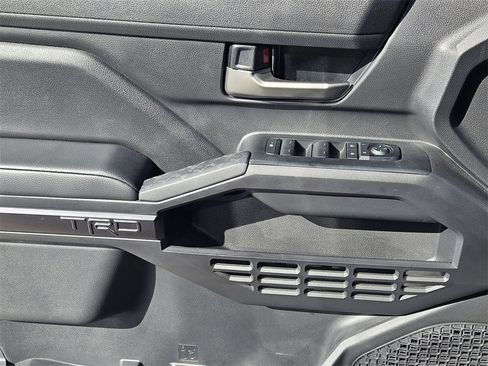 Used 2024 Toyota Tacoma TRD Sport image 18